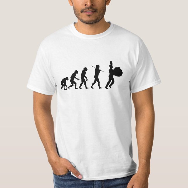 Camiseta Evolução de um baterista baixo (branco básico) (Frente)