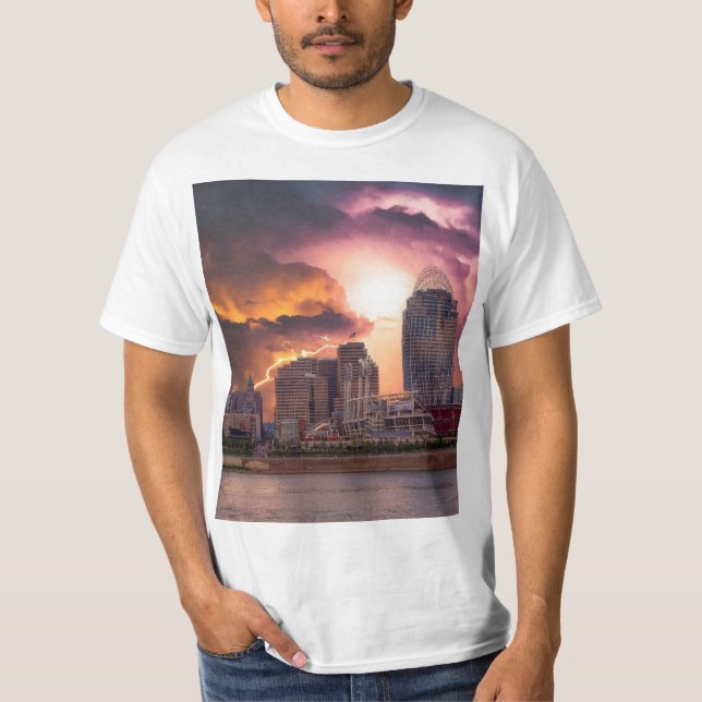 Camiseta Excelente Americano Ball Park T-Shirt Stormy Cinci (Frente)