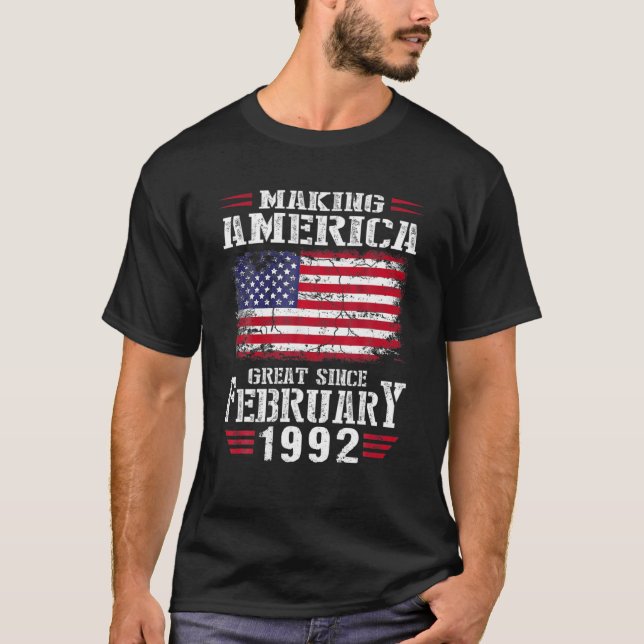 Camiseta Excelente Gift Fazer America desde fevereiro (Frente)