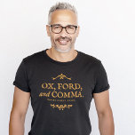 Camiseta Exemplo Funny Oxford Comma Ox Ford<br><div class="desc">Você está procurando por um design de vírgula Oxford refrescante? Vejam este trabalho de arte antigo que se parece com a página do título dos livros do século 17. O texto é o exemplo mais simples possível do uso da vírgula de Oxford: "Ox, ford, e vírgula". É seguido pela linha...</div>