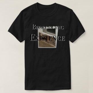 Camiseta Existência relutante