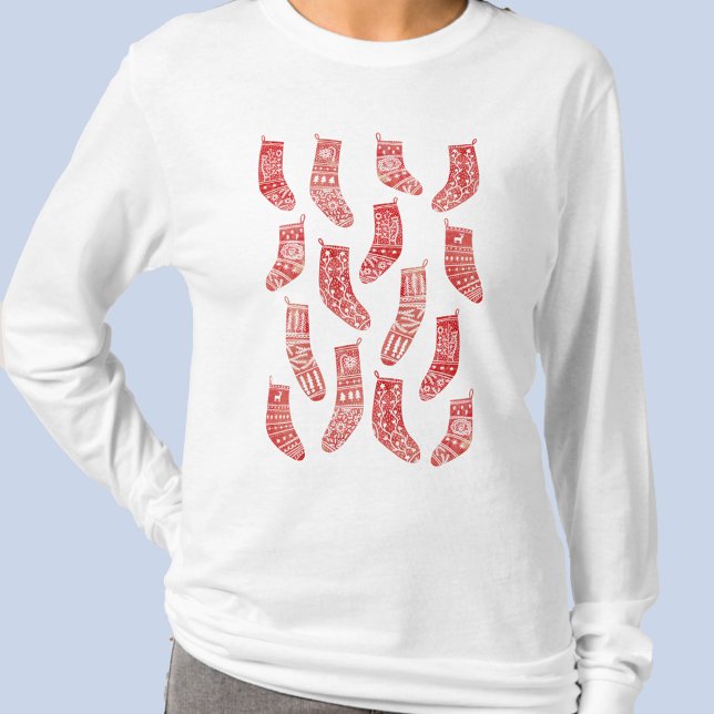 Camiseta Existências de Natal nórdicas (Scandinavian Nordic red and white stockings sock pattern t-shirt)