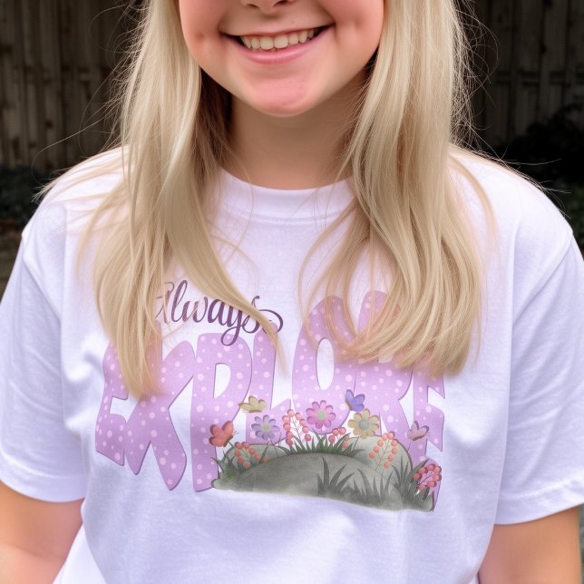 Camiseta Explorar Jardim Caprichoso Roxo Suave (If you’re all about adventure, this tee says it loud, bright, bold, and totally hand‑drawn for you.)