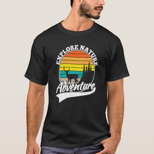 Camiseta Explorar o Caminho Florestal Retro da Nature Adven (Frente)