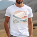 Camiseta Explore o gráfico de paisagem de aventura de Viage<br><div class="desc">Uma t-shirt gráfica para os entusiastas da viagem e da aventura. Esta camisa diz "explorar" com um gráfico da paisagem da montanha na Ásia.</div>