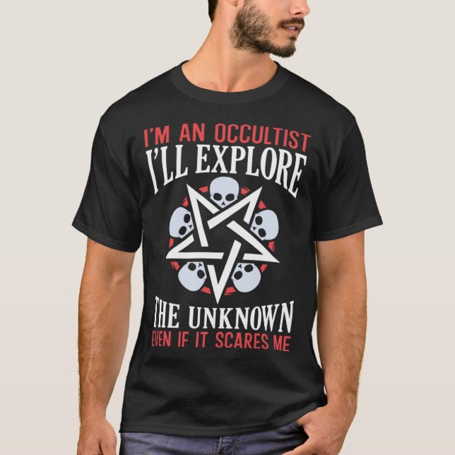 Camiseta Explore The Unknown Satanic Witchcraft Baphomet Go (Frente)