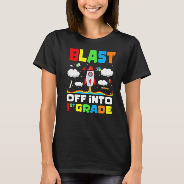 Camiseta Explosão Em Foguete Da Classe 1rua Primeiro Dia Da (Frente)