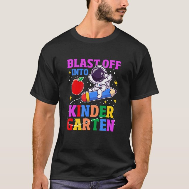 Camiseta Explosão no Astronauta Kinder Garten (Frente)