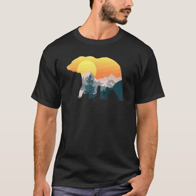 Camiseta Exposição Dupla Surreal De Um Urso Com Montanhas (Frente)