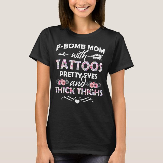 Camiseta F Bomba Pitbull Mãe Com Tatuagens Bonito Olhos E T (Frente)