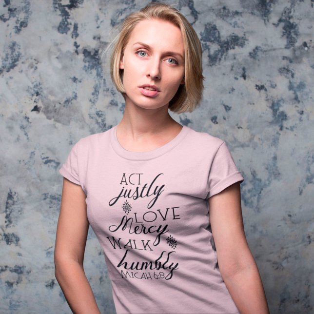 Camiseta faça justiça amor compaixão andar humildemente cam (Criador carregado)