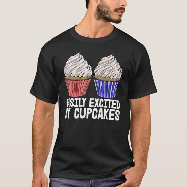 Camiseta Fácil Animação Dos Cupcakes Que Fazem Muffins (Frente)
