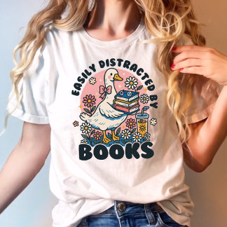 Camiseta Fácil distração com livros ganso
