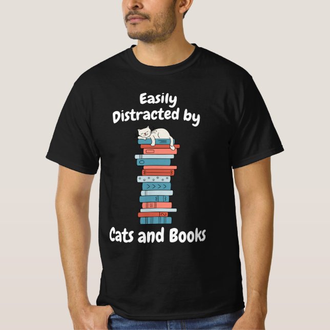 Camiseta Fácil distração de gatos e livros (Frente)