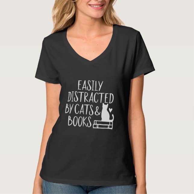 Camiseta Fácil distração de gatos e livros (Frente)