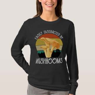 Camiseta Fácil Distração Por Cogumelos (Chanterelle)