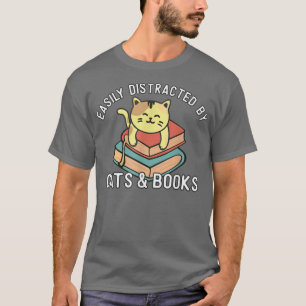 Camiseta Fácil distração por Gatos e Livros Alojados Cat Ka