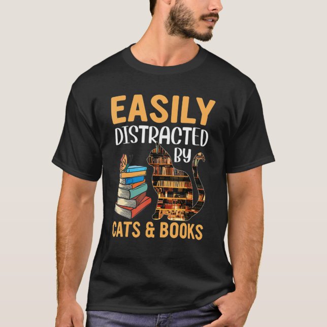 Camiseta Fácil Distração Por Nerd De Livros E Gatos (Frente)