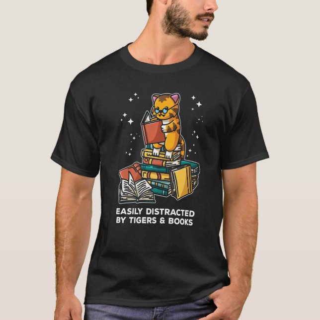 Camiseta Fácil distração por Tigres e Leitura de Livros (Frente)