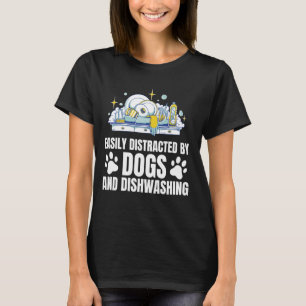 Camiseta Facilmente Distraída Pela Lava De Prata Da Cozinha