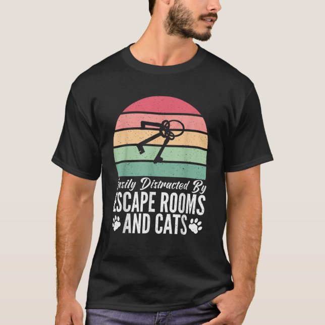 Camiseta Facilmente distraído pela Escape Rooms e Cats Love (Frente)