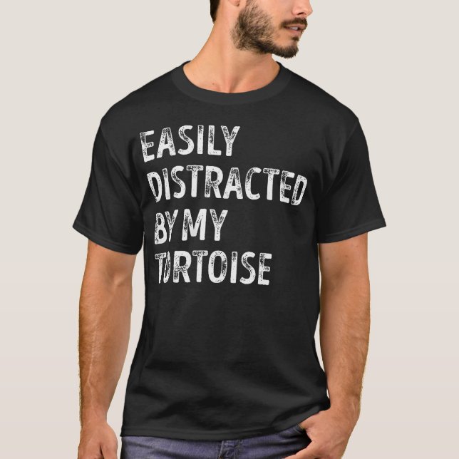 Camiseta Facilmente Distraído Pelo Meu Jabuti (Frente)