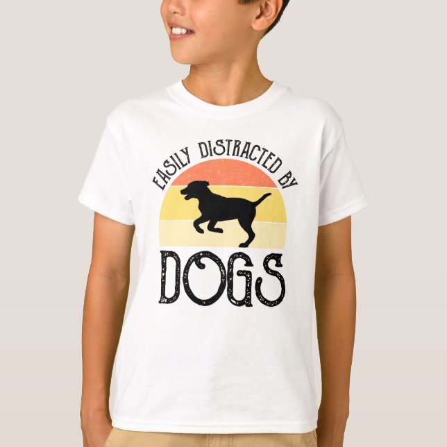 Camiseta Facilmente Distraído Por Cães (Frente)