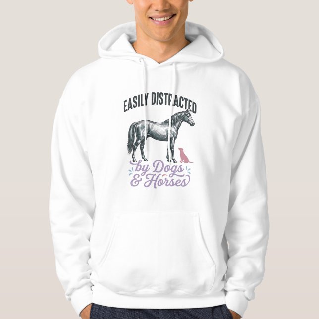 Camiseta Facilmente Distraído por Cães e Cavalos_ (Frente)