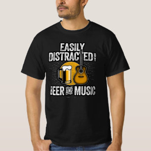 Camiseta Facilmente distraído por Cerveja e Música