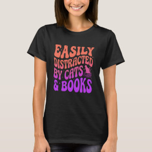 Camiseta Facilmente Distraído por Gatos e Leitura de Livros