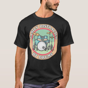 Camiseta Facilmente Distraído Por Insígnia Retro Pastel De