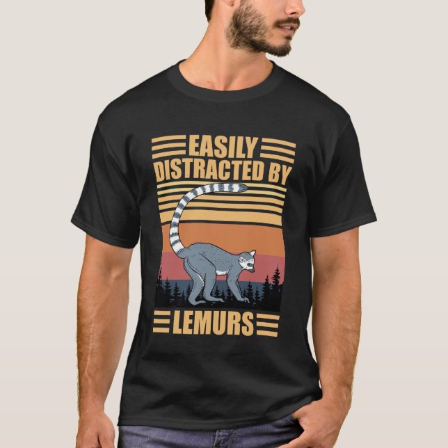 Camiseta Facilmente Distraído Por Lêmures engraçado (Frente)