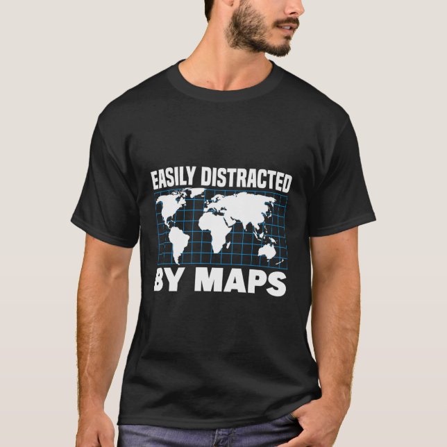 Camiseta Facilmente Distraído Por Mapas (Frente)