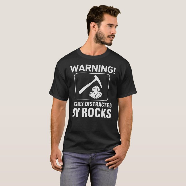 Camiseta Facilmente Distraído Por Rochas (Frente Completa)