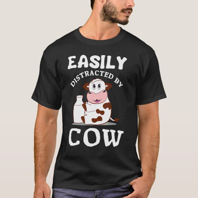 Camiseta Facilmente Distraído Por Vaca (Frente)