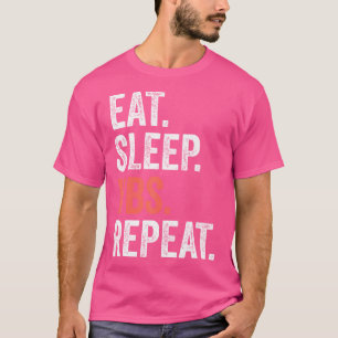 Camiseta Faculdade De Bíblias De Férias Crianças Comem Sono