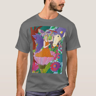 Camiseta Fada de fantasia em uma flor enquanto toca um unic