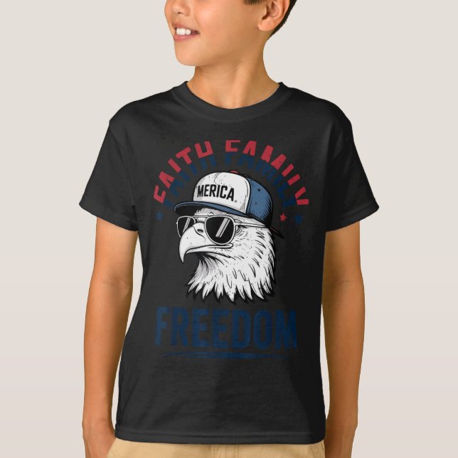 Camiseta Faith Family Dom Bald Eagle Patriotic Boys America (Frente)