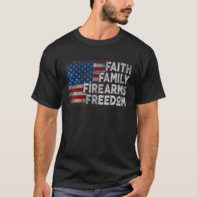 Camiseta Faith Family Firearm & Freedom American Flag Camis (Frente)