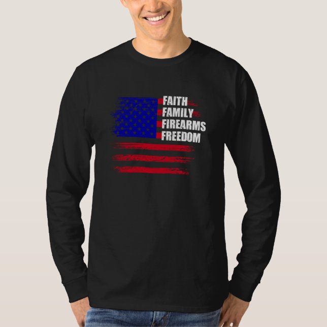 Camiseta Faith Family Firearms Freedom US American Flag  1 (Frente)