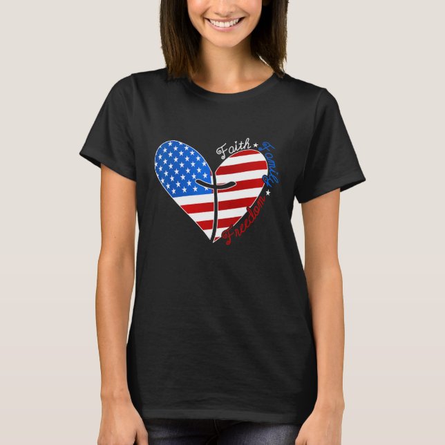 Camiseta Faith Family Freedom American Flag Heart 4th Of Ju (Frente)