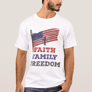 Camiseta Faith Family Freedom Cross with Flag