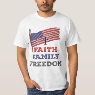 Camiseta Faith Family Freedom Cross with Flag