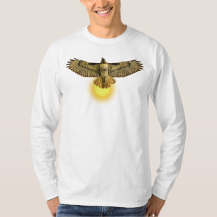 Camiseta Falcão-de-cauda-vermelha Voando em Direção ao Sol