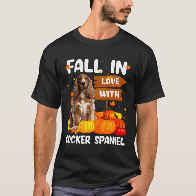 Camiseta Fall In Love With Cocker Spaniel Dog On Pumkin Hal (Frente)