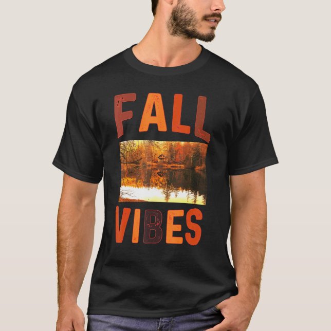 Camiseta Fall Vibes Retro Pumpkin Spice Autumn Coffee   Tha (Frente)