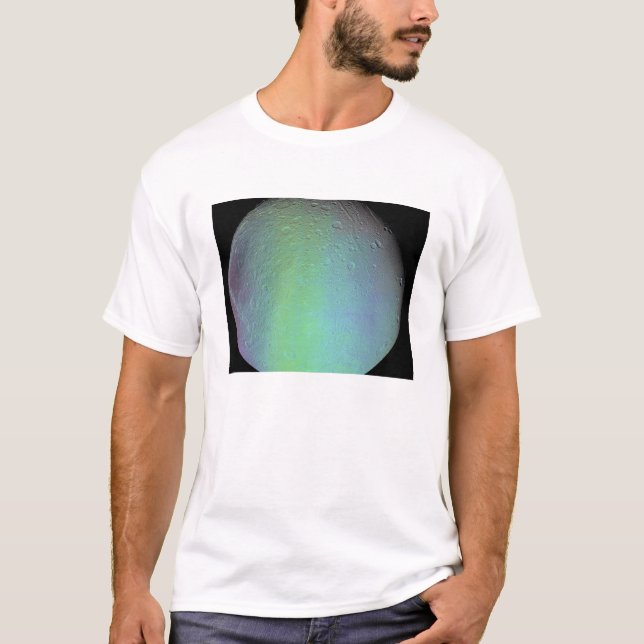 Camiseta Falsa vista colorida da lua de Saturno Dione (Frente)