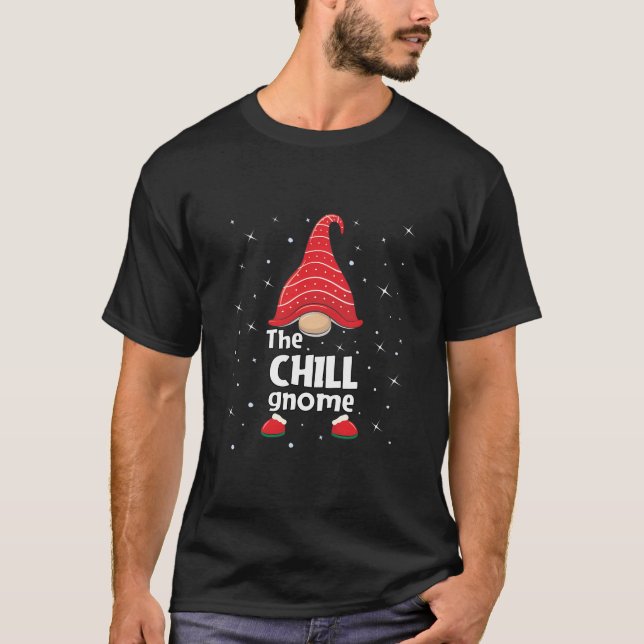 Camiseta Família Chill Gnomo Correspondente Natal Engraçado (Frente)