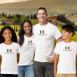 Camiseta Família Correspondente Itália Trip Sinalizador Ita<br><div class="desc">Viajar para a Itália com sua família ou um grupo de viagem? Então esta camisa é perfeita - a design apresenta a bandeira italiana e duas linhas de texto personalizado. Adicione seu nome de família ou grupo, data de férias ou qualquer texto personalizado. Simples e clássico - o excelente e...</div>