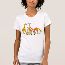 Família do girafa no Tshirt de mulher alaranjada e